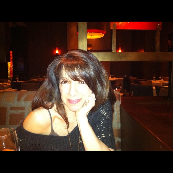 Meet your Posher, Sharon - Picture 3 of 3